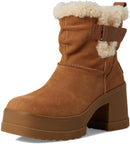 UGG Women's Moxy Pull on 1