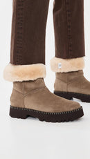 UGG womens Uptowner Short Boots 10