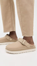 UGG Women's Goldenstar Villa Clog 10