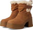UGG Women's Moxy Pull on 2