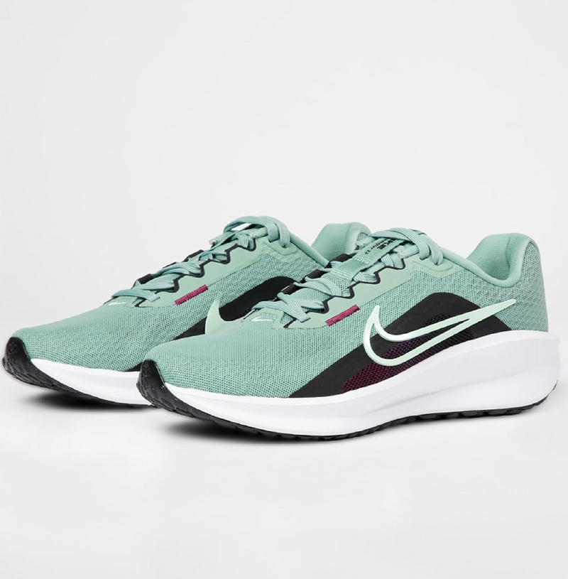 Nike Womens W Downshifter 13Sneaker