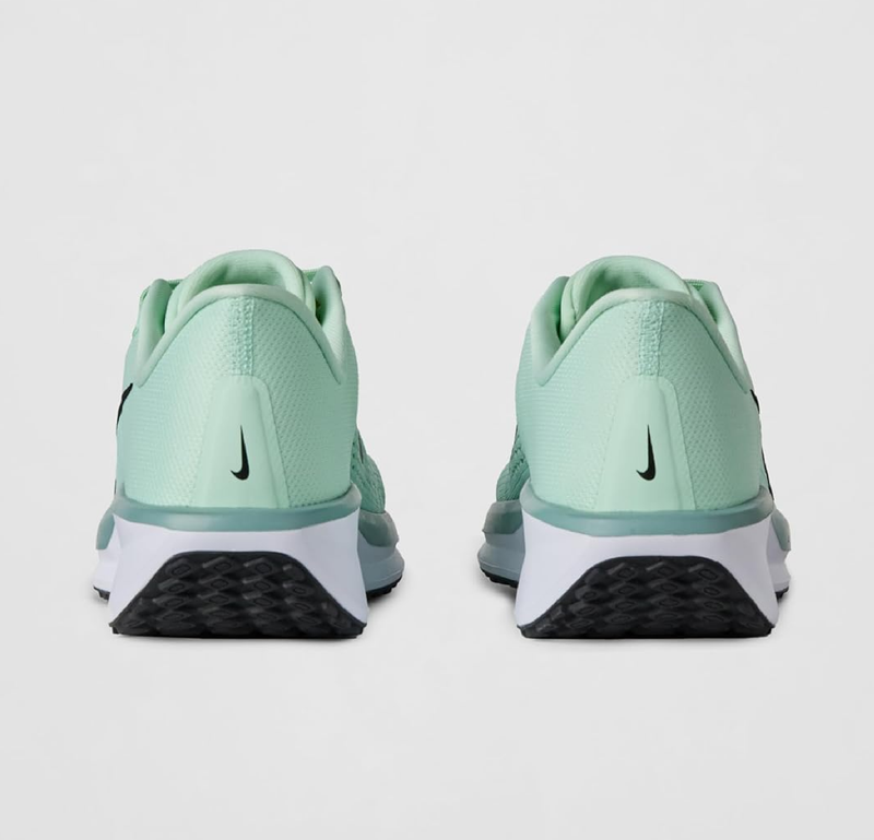 Nike Women's Quest 6 Road Running Shoes