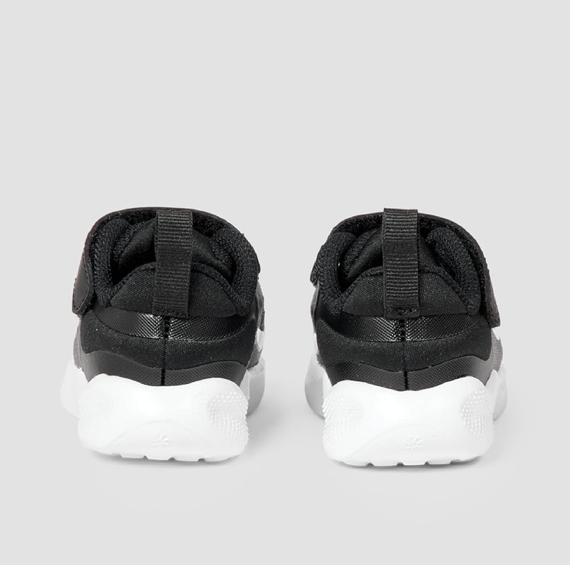 Nike Kids' Revolution 7 Running Shoes