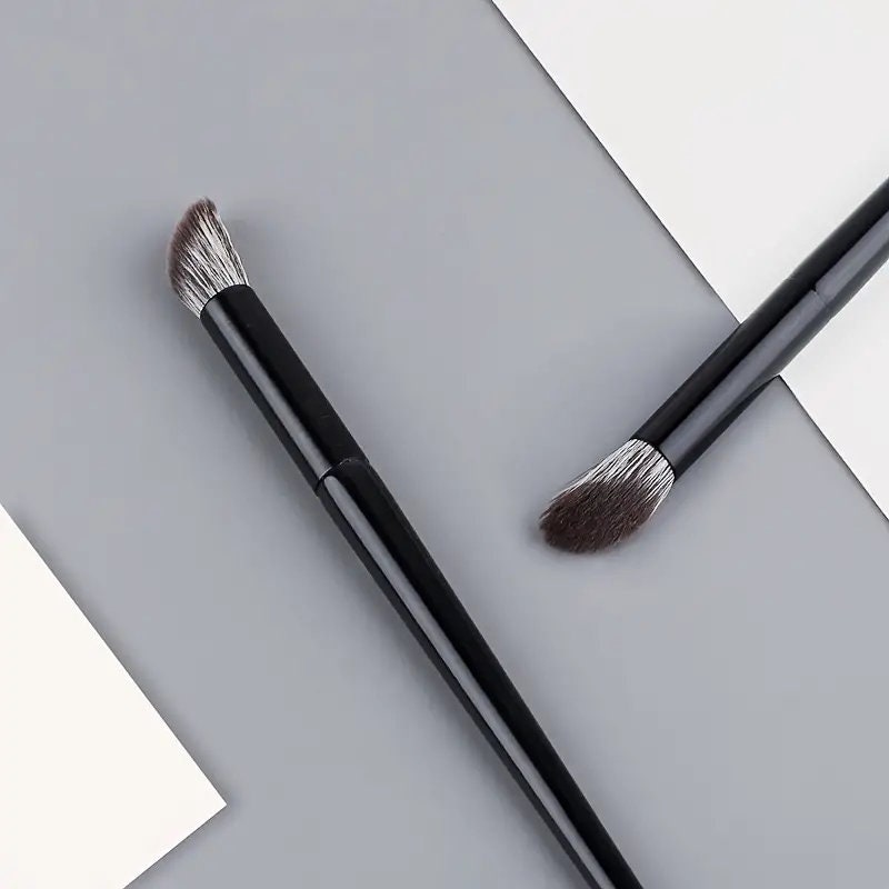 Nose Shadow Brush Angled Contour Makeup Brushes Face Bronzer Flat Nose Silhouette Eyeshadow Smudge Cosmetic Blending Make Up Tools