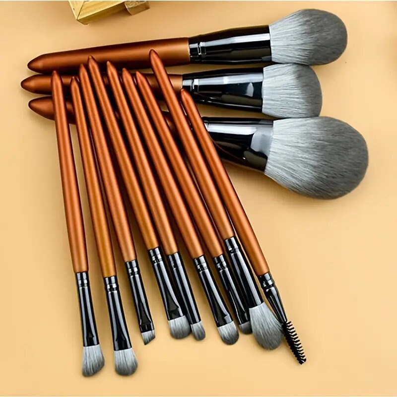 12Pcs Professional Makeup Brushes Set Concealers Foundation Blending Eye Shadow Blush Concealers Makeup Brush Kit