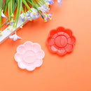 10pcs Children's Painting Art Pigment Plastic Plum Blossom Palette