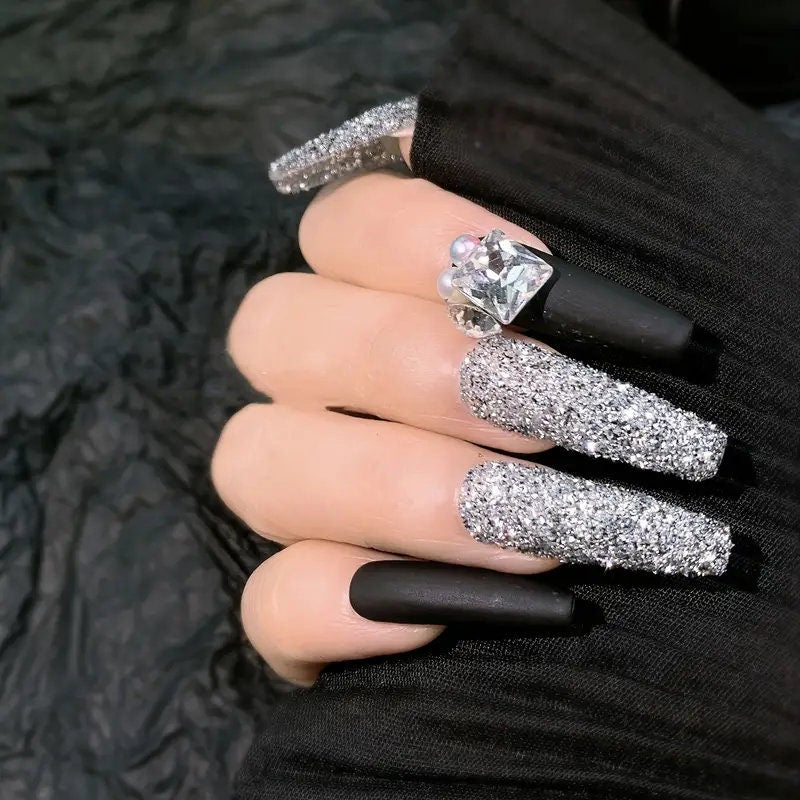 Glitter Nail Powder Light Reflection Sparkling Triangle Glitter Holographic Nail Glitter Dust Laser Silver Mirror Effect Nail Art Decoration